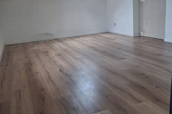 Pronájem bytu 4+1 100 m², Bergstraße 12, Drebach, Sasko Pronájem bytu 4+1 100 m², Bergstraße 12, Drebach, Sasko