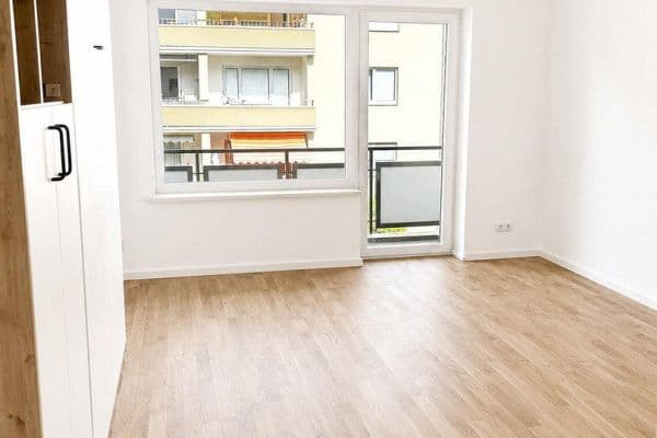 Pronájem bytu 1+1 28 m², Konrad-Celtis-Str. 20, München, Bavorsko Pronájem bytu 1+1 28 m², Konrad-Celtis-Str. 20, München, Bavorsko