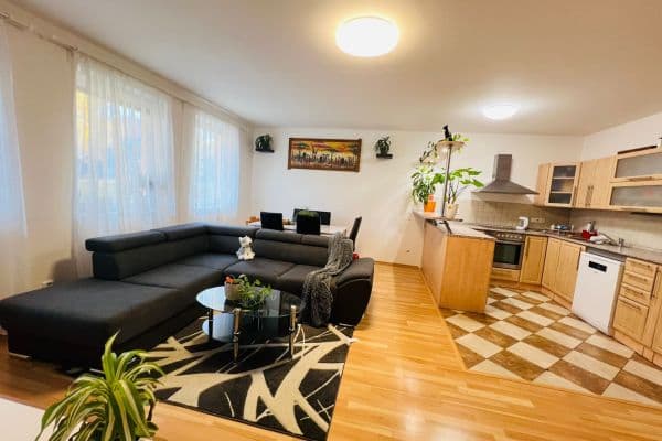 Prodej bytu 4+kk 92 m², Kaštanová, Milovice Prodej bytu 4+kk 92 m², Kaštanová, Milovice