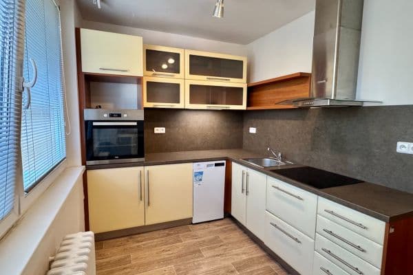 Pronájem bytu 2+kk 60 m², Brandlova, Hodonín Pronájem bytu 2+kk 60 m², Brandlova, Hodonín