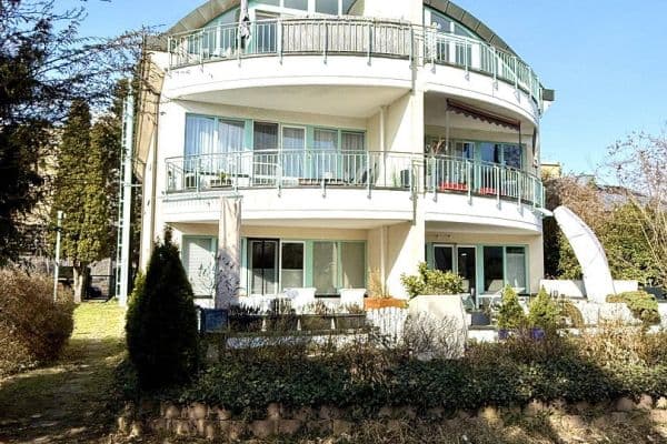 Prodej domu 415 m², pozemek 842 m², Titlisweg 29, Berlin, Berlín Prodej domu 415 m², pozemek 842 m², Titlisweg 29, Berlin, Berlín