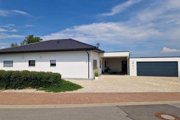 Prodej domu 186 m², pozemek 1.534 m², Sonnenleite 2, Gerach Prodej domu 186 m², pozemek 1.534 m², Sonnenleite 2, Gerach