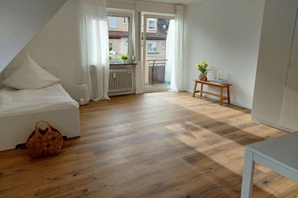 Pronájem bytu 1+kk 31 m², Stuttgart, Bádensko-Württembersko Pronájem bytu 1+kk 31 m², Stuttgart, Bádensko-Württembersko