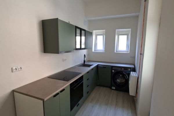 Pronájem bytu 2+1 50 m², Saratovská, Praha Pronájem bytu 2+1 50 m², Saratovská, Praha