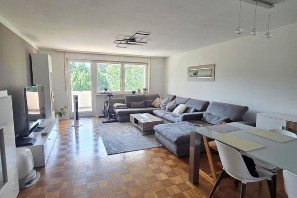 Pronájem bytu 4+1 117 m², Danziger-Straße 40, Tübingen Pronájem bytu 4+1 117 m², Danziger-Straße 40, Tübingen