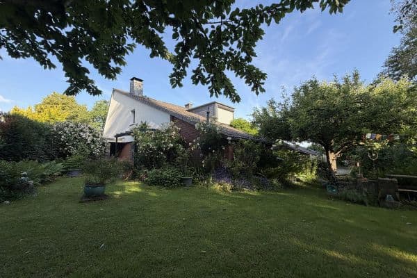 Prodej domu 145 m², pozemek 490 m², Gaußweg 48, Barsinghausen Prodej domu 145 m², pozemek 490 m², Gaußweg 48, Barsinghausen