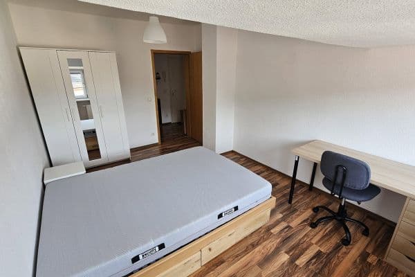 Pronájem bytu 4+1 93 m², Mülheimer Straße 76, Essen Pronájem bytu 4+1 93 m², Mülheimer Straße 76, Essen