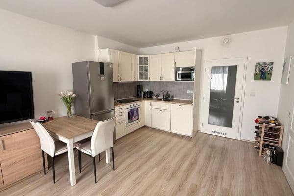 Pronájem bytu 2+kk 55 m², Tupolevova, Praha Pronájem bytu 2+kk 55 m², Tupolevova, Praha