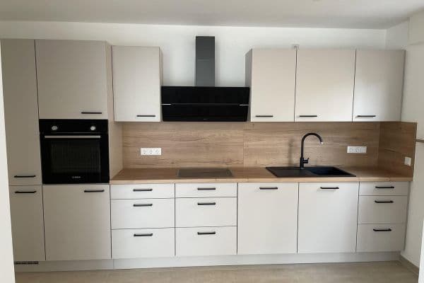 Pronájem bytu 2+1 79 m², Hausmannstr.21, Hanau Pronájem bytu 2+1 79 m², Hausmannstr.21, Hanau