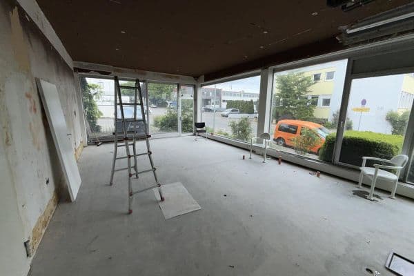 Pronájem nebytového prostoru 230 m², Fellbach Pronájem nebytového prostoru 230 m², Fellbach