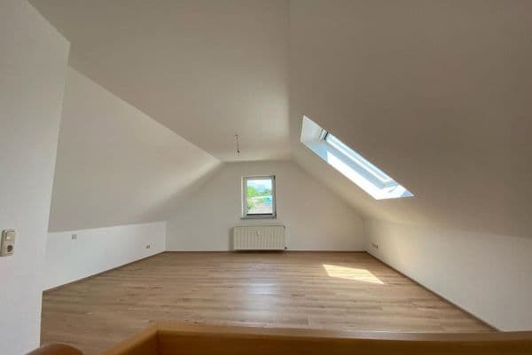 Pronájem bytu 3+1 82 m², Bergstraße 14, Sehlem Pronájem bytu 3+1 82 m², Bergstraße 14, Sehlem