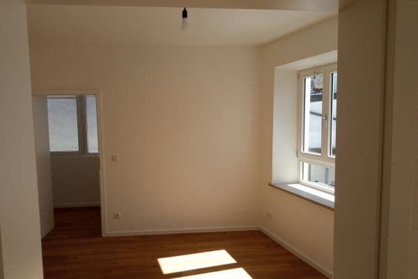 Pronájem bytu 3+1 78 m², Schirmgasse 272, Landshut, Bavorsko Pronájem bytu 3+1 78 m², Schirmgasse 272, Landshut, Bavorsko