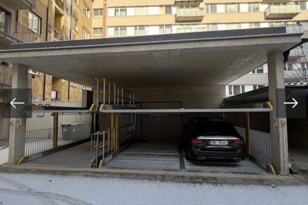 Pronájem garáže 13 m², Kloboučnická, Praha Pronájem garáže 13 m², Kloboučnická, Praha