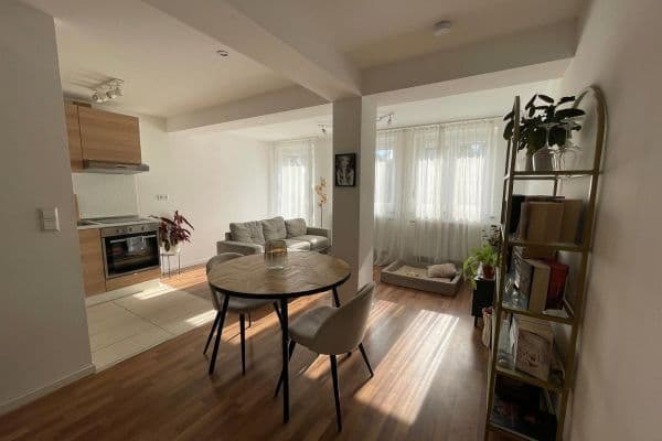 Pronájem bytu 2+kk 50 m², Stuttgarter Str. 54, Ludwigsburg Pronájem bytu 2+kk 50 m², Stuttgarter Str. 54, Ludwigsburg