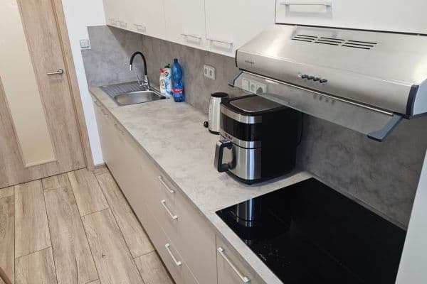 Pronájem bytu 3+1 95 m², Branišovská, České Budějovice Pronájem bytu 3+1 95 m², Branišovská, České Budějovice