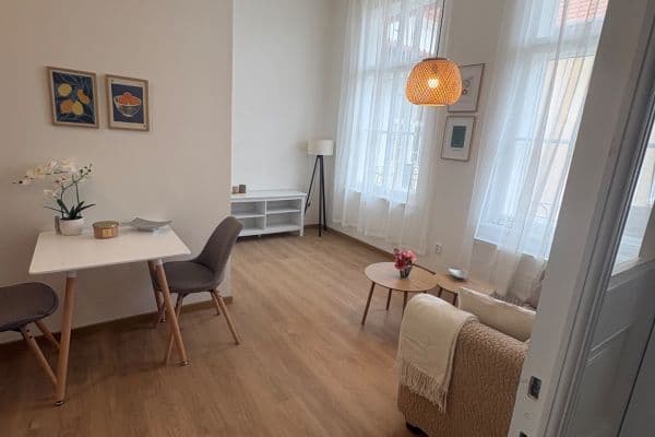 Pronájem bytu 2+kk 42 m², Poštovní, Rakovník, Středočeský kraj Pronájem bytu 2+kk 42 m², Poštovní, Rakovník, Středočeský kraj
