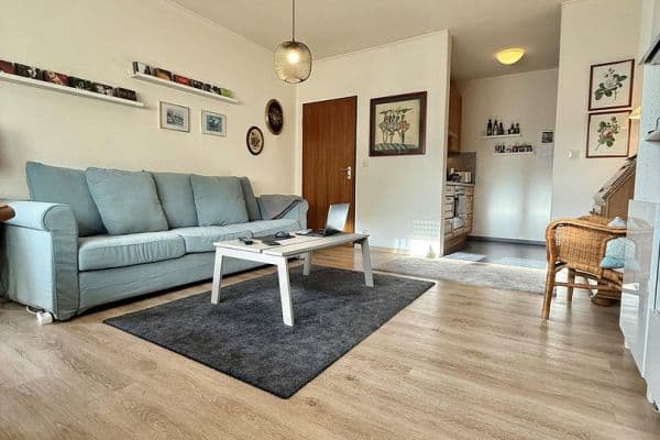 Prodej bytu 2+1 65 m², Düsseldorf Prodej bytu 2+1 65 m², Düsseldorf