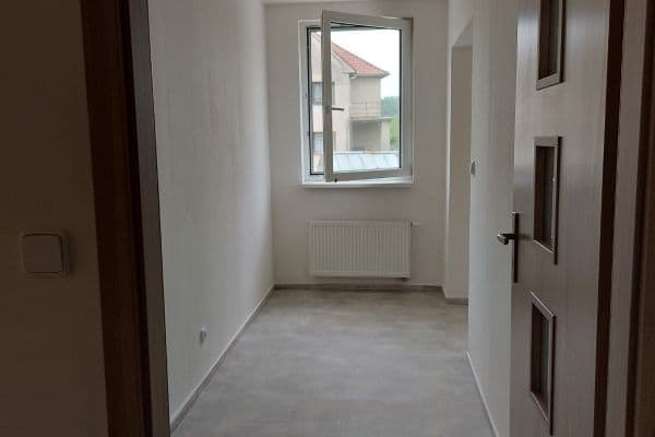 Pronájem bytu 2+1 70 m², U Obory, Úvaly Pronájem bytu 2+1 70 m², U Obory, Úvaly