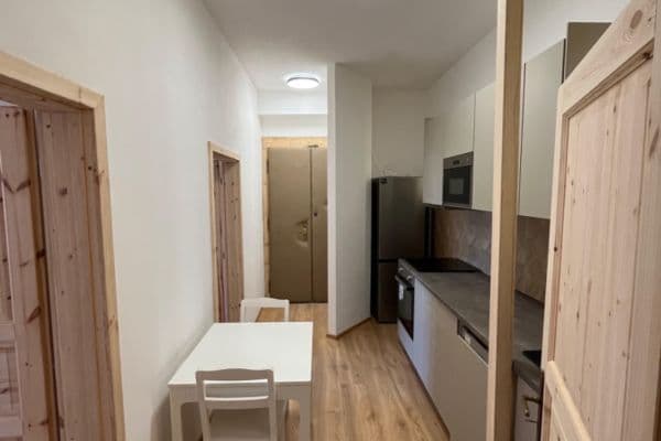 Pronájem bytu 2+1 60 m², Vinohradská, Praha Pronájem bytu 2+1 60 m², Vinohradská, Praha