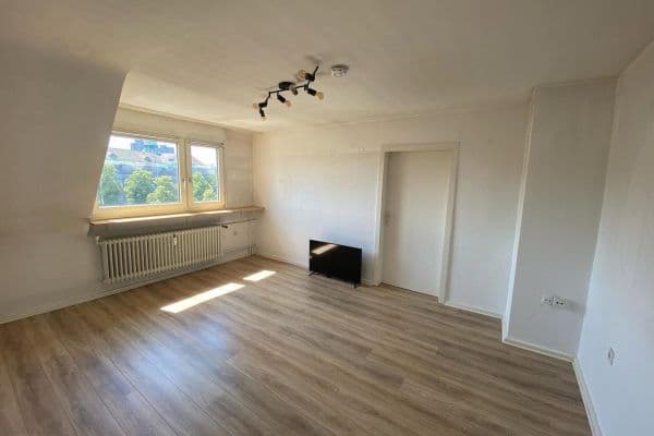 Pronájem bytu 2+1 41 m², Bibienastraße, Mannheim Pronájem bytu 2+1 41 m², Bibienastraße, Mannheim