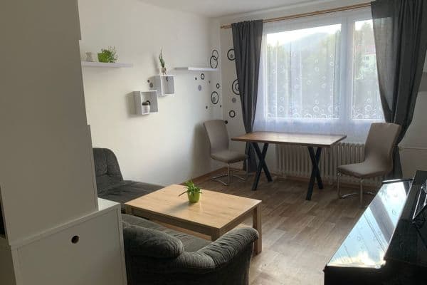 Prodej bytu 3+1 78 m², Poštovní, Desná, Liberecký kraj Prodej bytu 3+1 78 m², Poštovní, Desná, Liberecký kraj