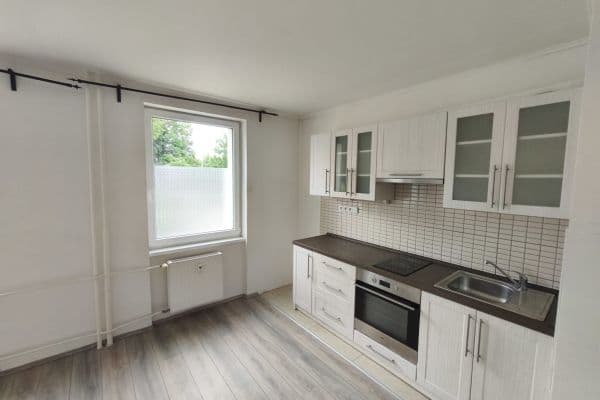 Pronájem bytu 1+kk 28 m², Tupolevova, Praha Pronájem bytu 1+kk 28 m², Tupolevova, Praha