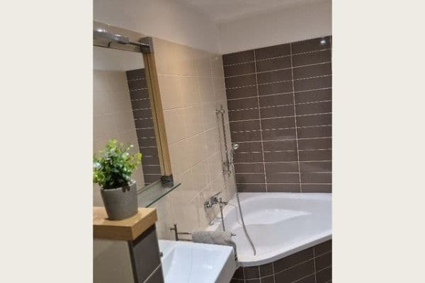 Pronájem bytu 2+1 56 m², náměstí 17. listopadu, Přelouč Pronájem bytu 2+1 56 m², náměstí 17. listopadu, Přelouč