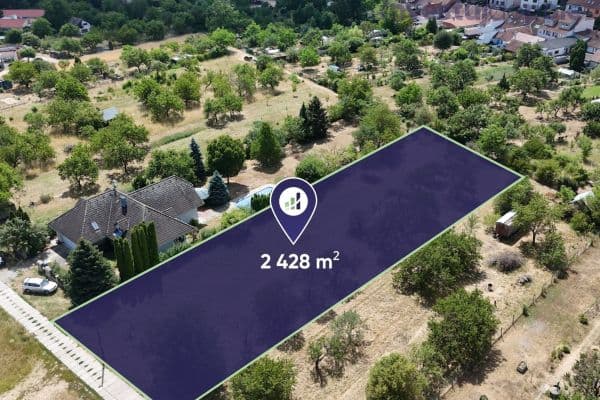 Prodej pozemku 2.428 m², Vojkovice Prodej pozemku 2.428 m², Vojkovice