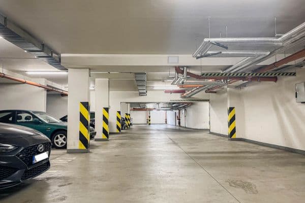 Pronájem garáže 13 m², Högerova, Praha Pronájem garáže 13 m², Högerova, Praha