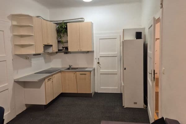 Pronájem bytu 2+kk 62 m², Na Zlatnici, Praha Pronájem bytu 2+kk 62 m², Na Zlatnici, Praha