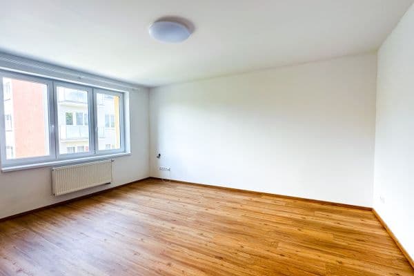 Pronájem bytu 3+1 80 m², Stonařov Pronájem bytu 3+1 80 m², Stonařov