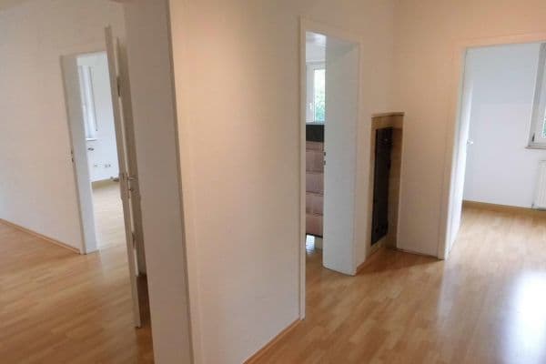 Pronájem bytu 3+1 72 m², Stuttgart Pronájem bytu 3+1 72 m², Stuttgart