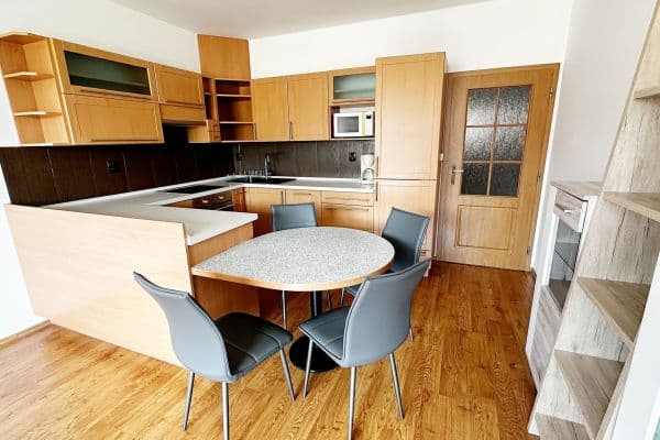 Pronájem bytu 2+kk 60 m², Kozinova, Poděbrady Pronájem bytu 2+kk 60 m², Kozinova, Poděbrady