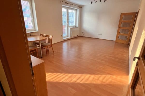 Pronájem bytu 2+kk 70 m², Vrchlického, Jihlava, Kraj Vysočina Pronájem bytu 2+kk 70 m², Vrchlického, Jihlava, Kraj Vysočina