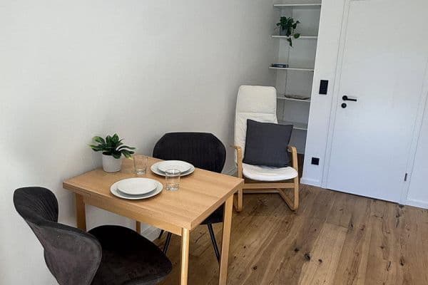 Pronájem bytu 3+1 58 m², Pfälzerstraße 56, Nürnberg, Bavorsko Pronájem bytu 3+1 58 m², Pfälzerstraße 56, Nürnberg, Bavorsko