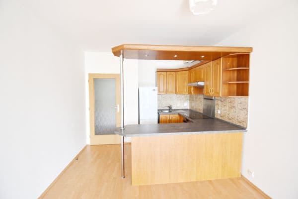 Pronájem bytu 2+kk 58 m², Zlonická, Praha Pronájem bytu 2+kk 58 m², Zlonická, Praha