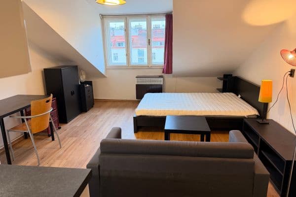 Pronájem bytu Garsoniéra 28 m², Biskupcova, Praha Pronájem bytu Garsoniéra 28 m², Biskupcova, Praha