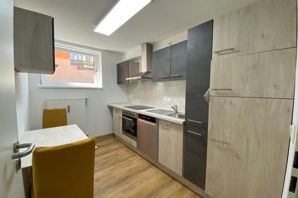 Pronájem bytu 3+1 74 m², Regensburg, Bavorsko Pronájem bytu 3+1 74 m², Regensburg, Bavorsko
