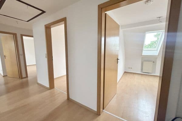 Pronájem bytu 5+1 85 m², Güterbahnhofstr. 23, Kornwestheim Pronájem bytu 5+1 85 m², Güterbahnhofstr. 23, Kornwestheim