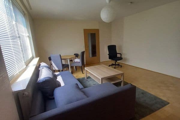 Pronájem bytu 1+kk 40 m², Steinforststraße 32, Erlangen, Bavorsko Pronájem bytu 1+kk 40 m², Steinforststraße 32, Erlangen, Bavorsko