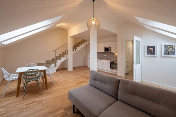 Pronájem bytu 3+kk 112 m², Varšavská, Praha Pronájem bytu 3+kk 112 m², Varšavská, Praha