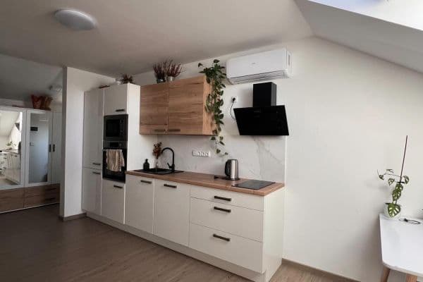 Pronájem bytu 1+kk 37 m², Lazecká, Olomouc Pronájem bytu 1+kk 37 m², Lazecká, Olomouc