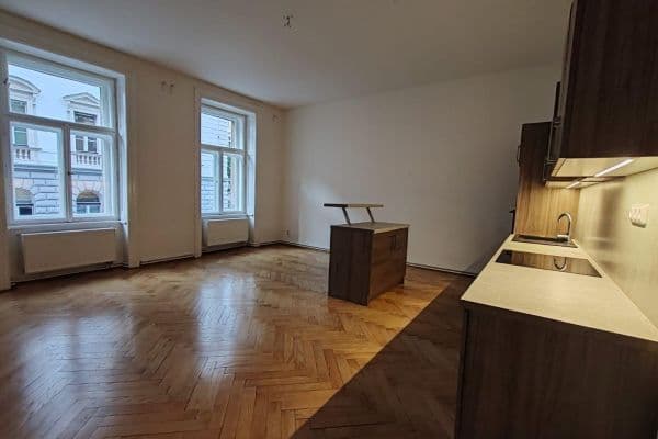 Pronájem bytu 4+kk 135 m², Mělnická, Praha Pronájem bytu 4+kk 135 m², Mělnická, Praha