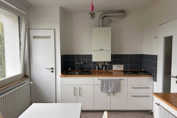 Pronájem bytu 1+1 48 m², Cáchy, Severní Porýní-Vestfálsko Pronájem bytu 1+1 48 m², Cáchy, Severní Porýní-Vestfálsko