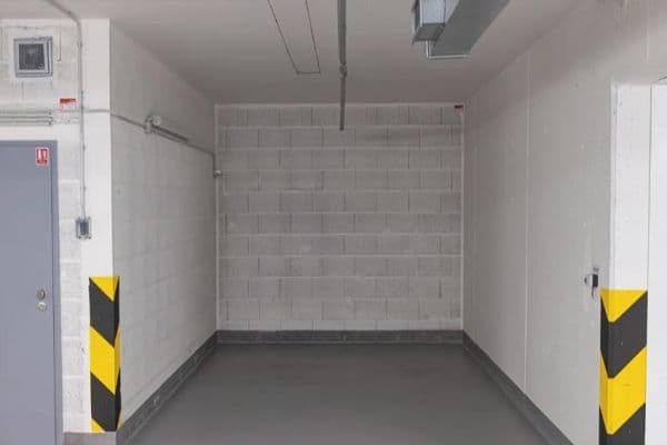 Pronájem garáže 20 m², Poděbradská, Praha Pronájem garáže 20 m², Poděbradská, Praha