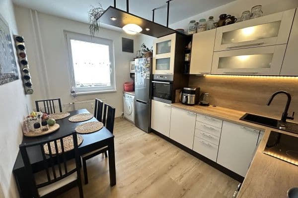 Pronájem bytu 3+1 59 m², Vlnařská, Liberec Pronájem bytu 3+1 59 m², Vlnařská, Liberec