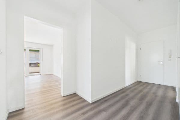Prodej bytu 3+1 120 m², Düsseldorf, Severní Porýní-Vestfálsko Prodej bytu 3+1 120 m², Düsseldorf, Severní Porýní-Vestfálsko