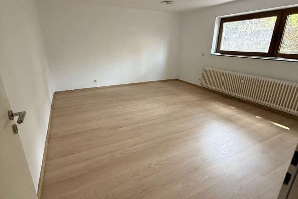 Pronájem bytu 3+1 74 m², Petrus-Waldus-Straße 11, Karlsruhe, Bádensko-Württembersko Pronájem bytu 3+1 74 m², Petrus-Waldus-Straße 11, Karlsruhe, Bádensko-Württembersko