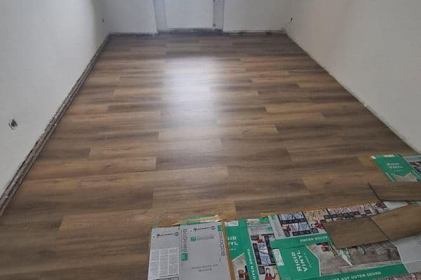 Pronájem bytu 2+1 65 m², Herzogstraße 97, Düsseldorf Pronájem bytu 2+1 65 m², Herzogstraße 97, Düsseldorf