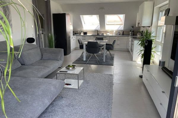 Pronájem bytu 3+1 91 m², Langenselbold, Hessen Pronájem bytu 3+1 91 m², Langenselbold, Hessen